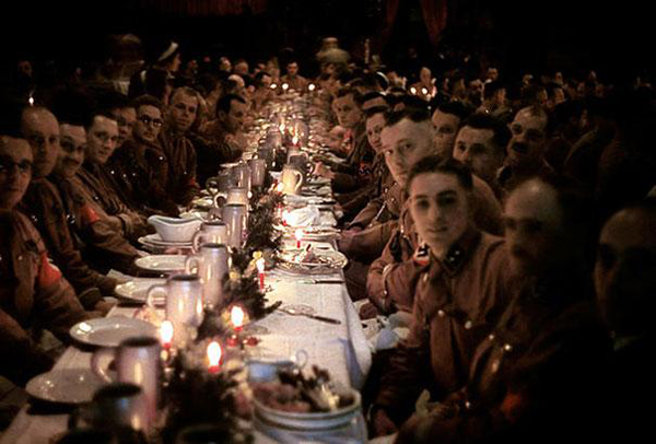 31-Hitlers-officers-and-cadets-celebrating-Christmas-1941