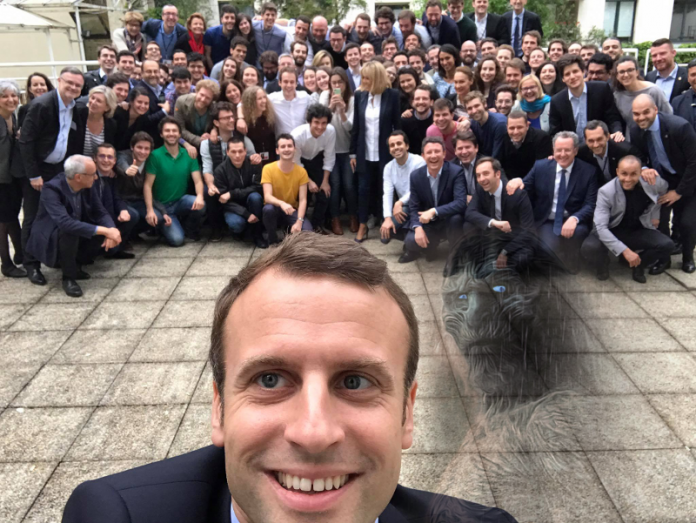 Emmanuel Macron Ta mère en short